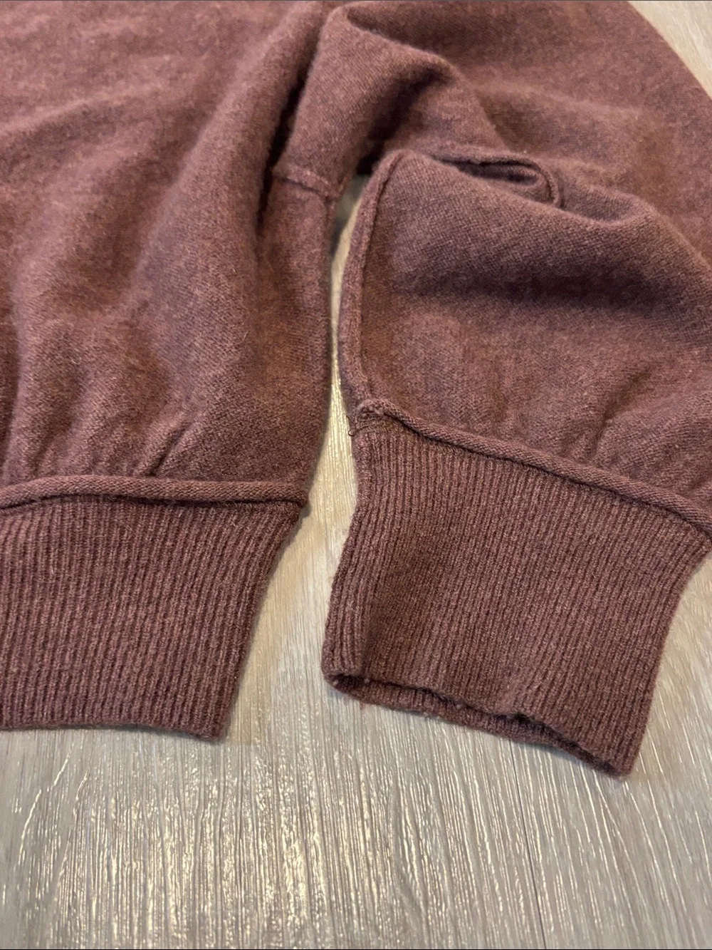 Free People Woman’s 100% Cashmere Pullover V Neck Brown Sweater  XS